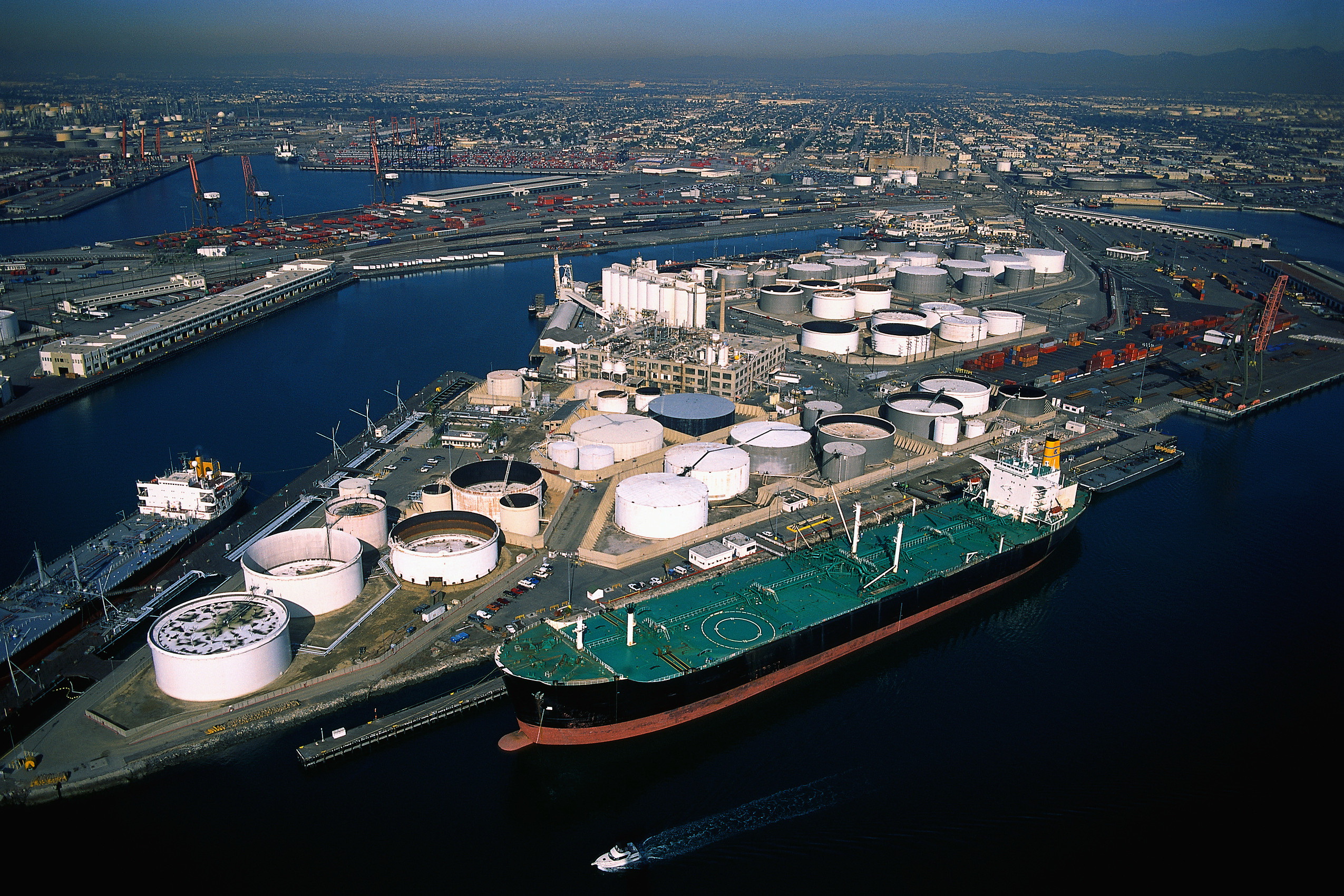 TANKORA ENERGY Terminal Services
